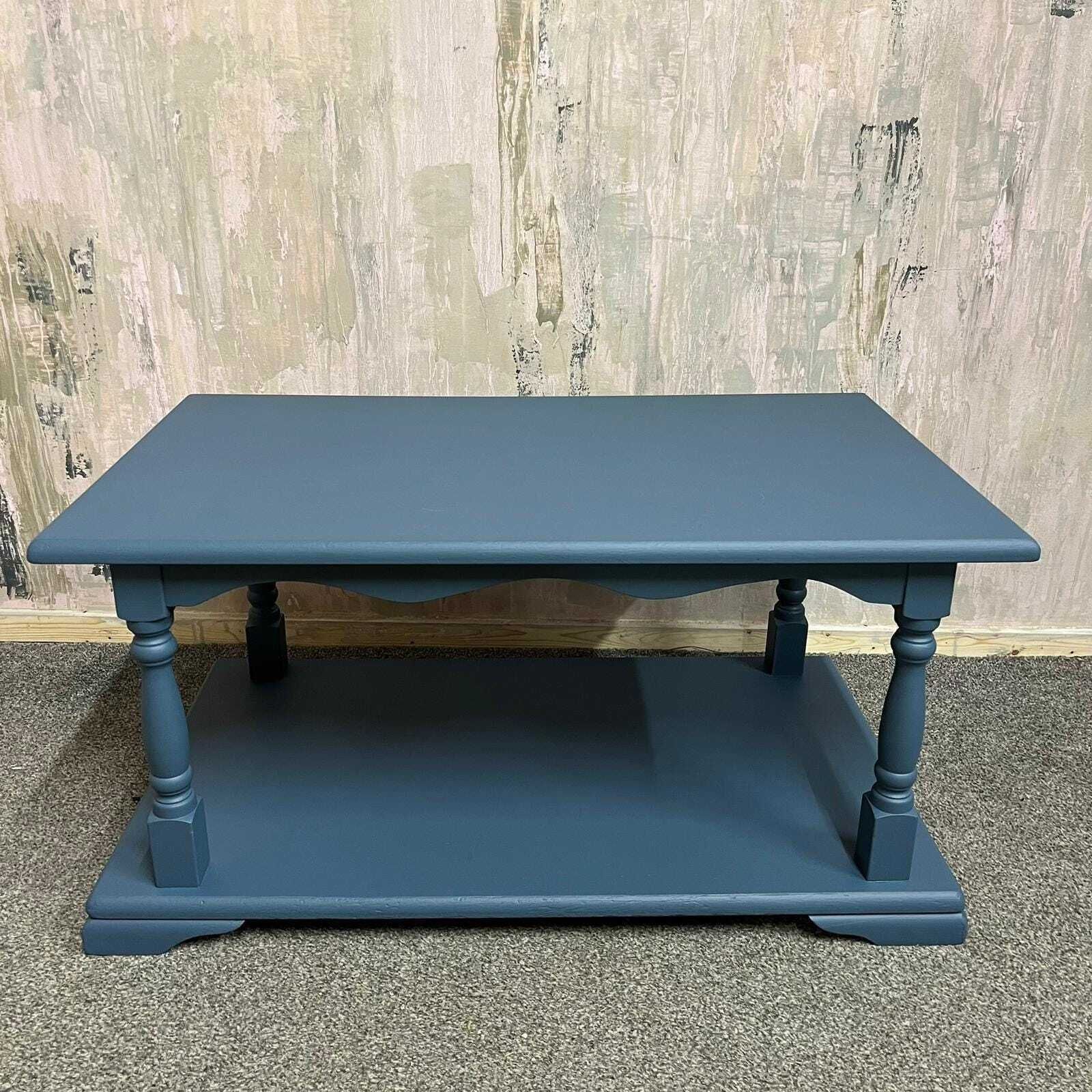 Old Charm Style Painted Coffee Table Shelf Under Turned Legs Scalloped Skirt photo furniture