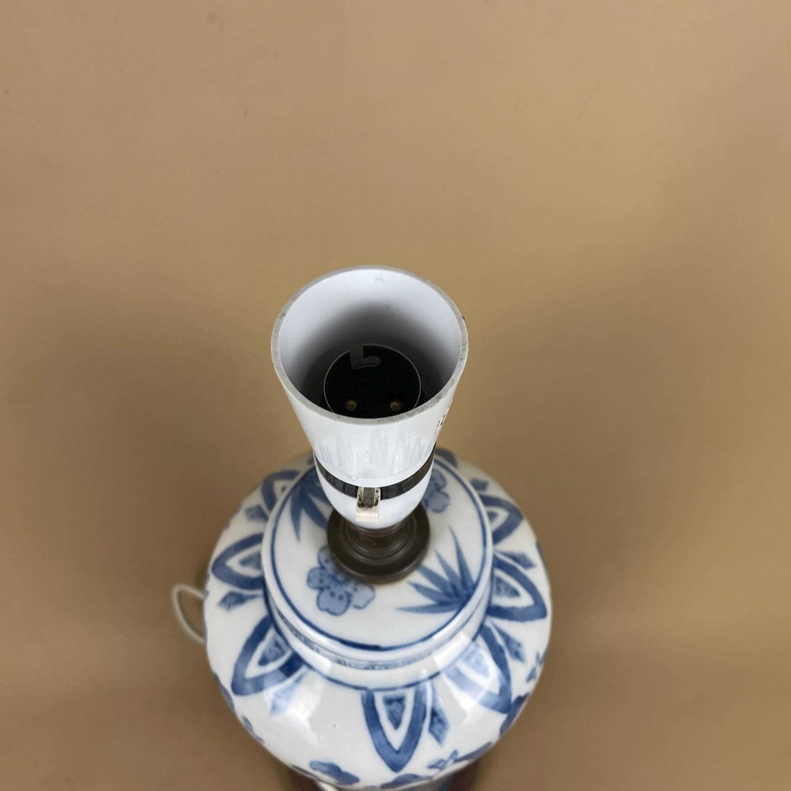 photo buy Oriental Ceramic Lamp Blue White Ginger Jar Hand Painted Floral Vintage Porcelain Table Lamp Classic Chinoiserie Ornate Pattern Wood Base