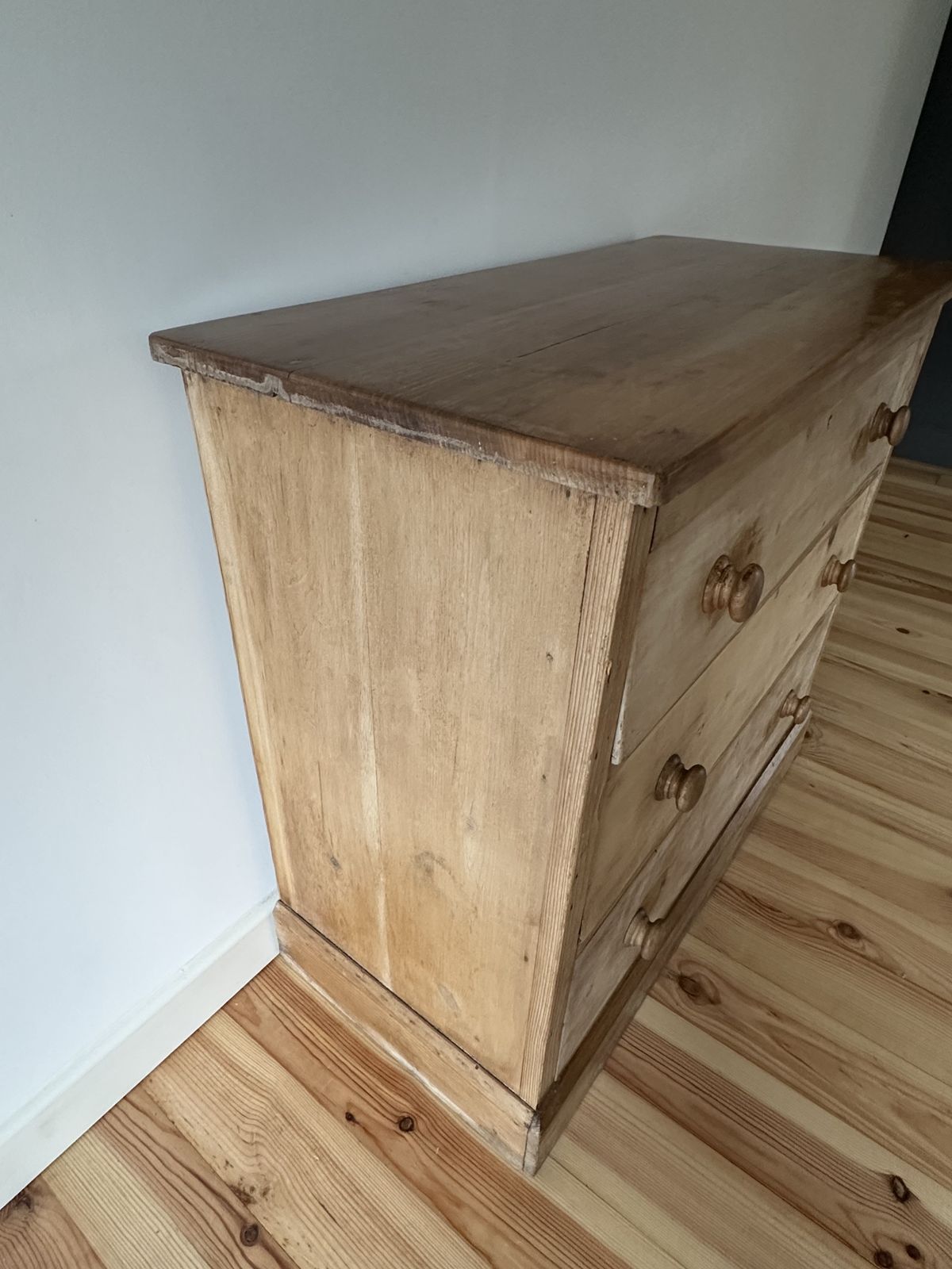 photo furniture Victorian Pine Chest Of Drawers Solid Stripped Pine