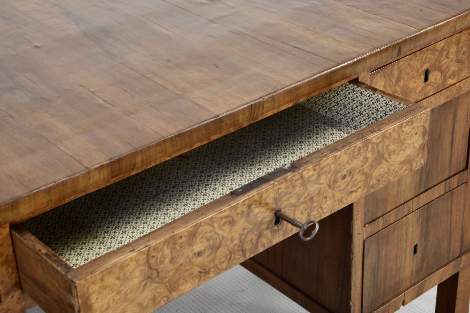 Italian Art Deco Desk In Dark Walnut Burl. photo for sale