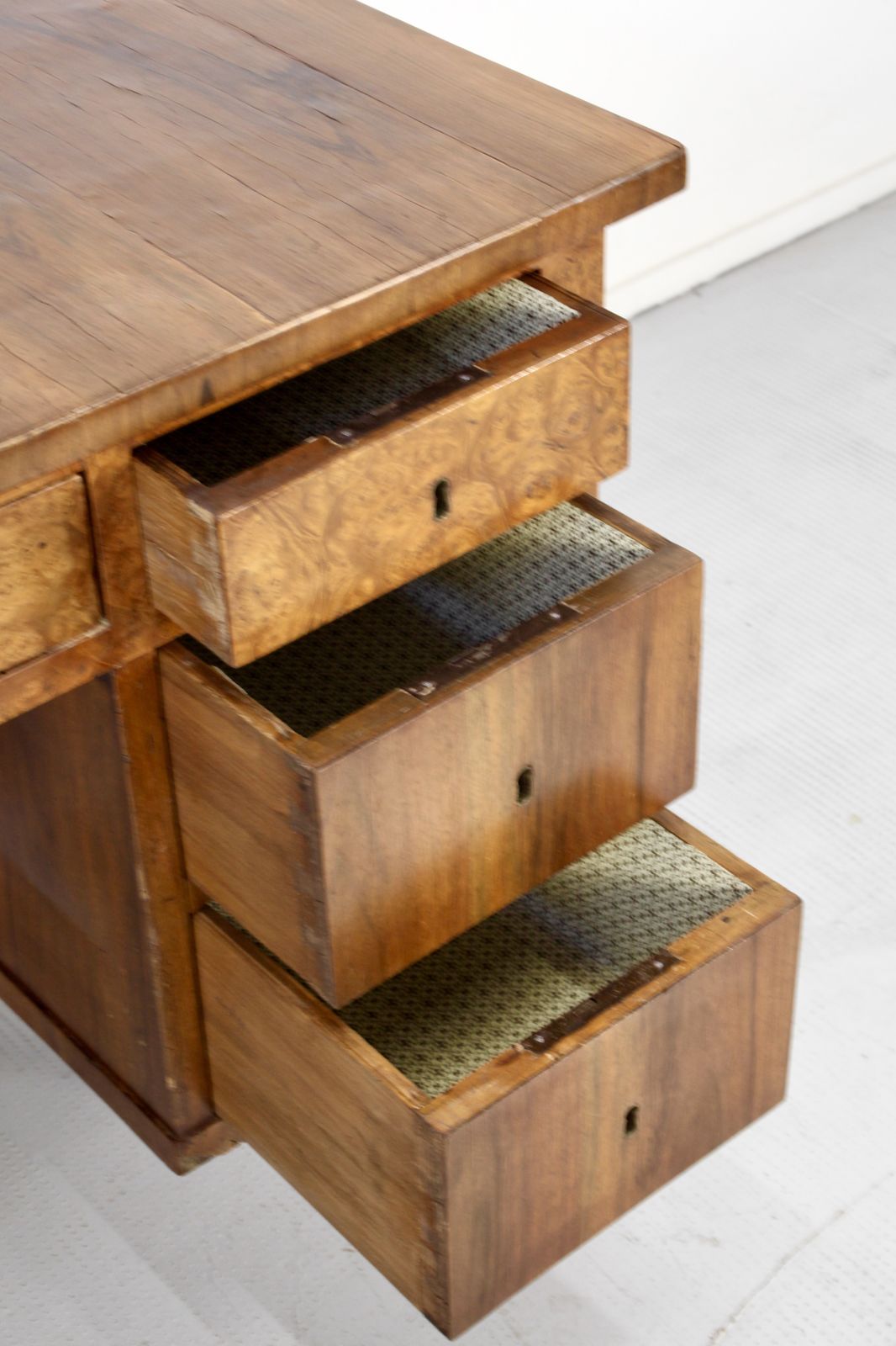 Italian Art Deco Desk In Dark Walnut Burl. photo Furniture
