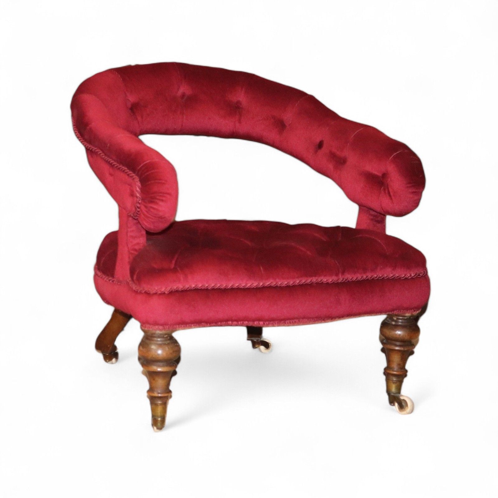 photo vinterior Victorian Deep Buttoned Velvet Low Chair With Cope & Collinson Castors C.1880