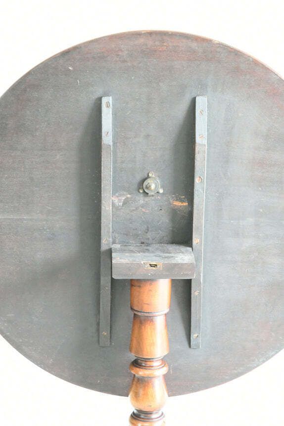 Antique Mahogany Tilt Top Occasional Table photo 325.0