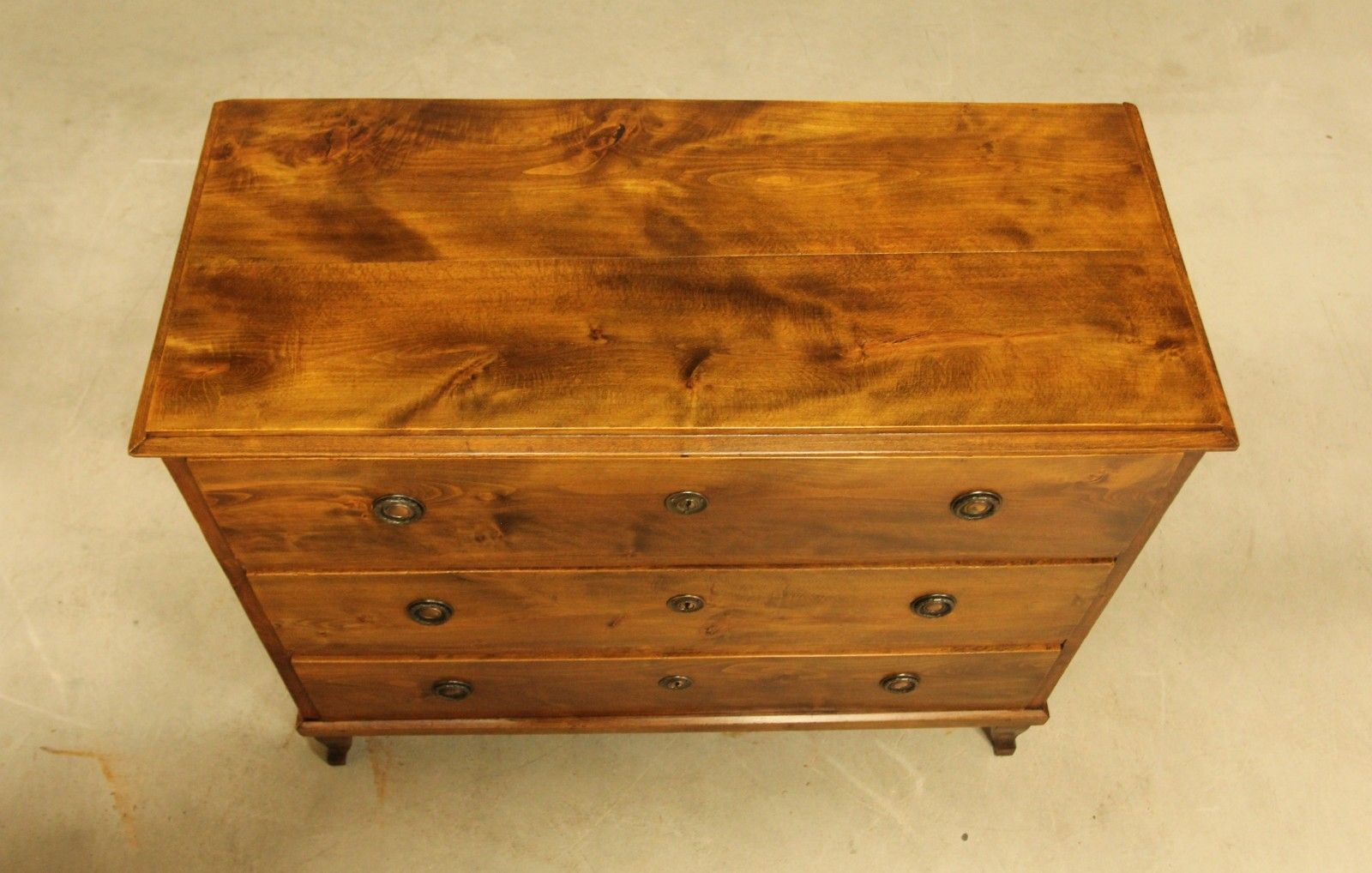 photo furniture A Fine Early 19th‑Century Swedish Gustavian Chest