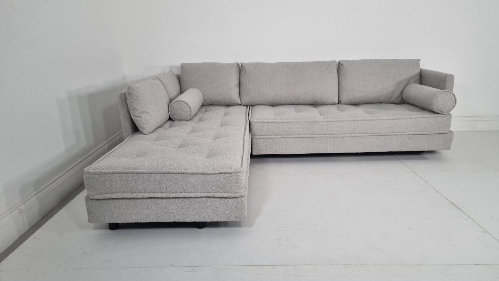 Ligne Roset Nomade L Shape In Grey Soft Boucle In Excellent Condition photo Furniture