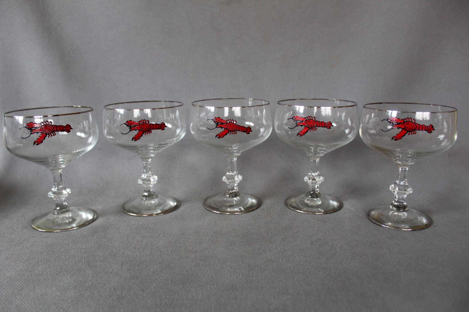 Set Van 5 Vintage Cocktailglazen Met Kreeftmotief, Garnalencocktail Coupe, Nautisch Zeevruchtendesign, Barware, Aperitief, Rand In Zilverkleur photo furniture