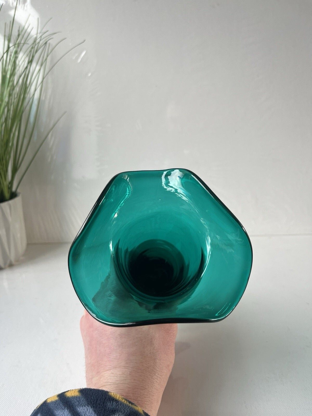 Home Decor Gorgeous Antique 19th Century C1860 Bristol Green Glass Ruffled Rim Edge Vase photo