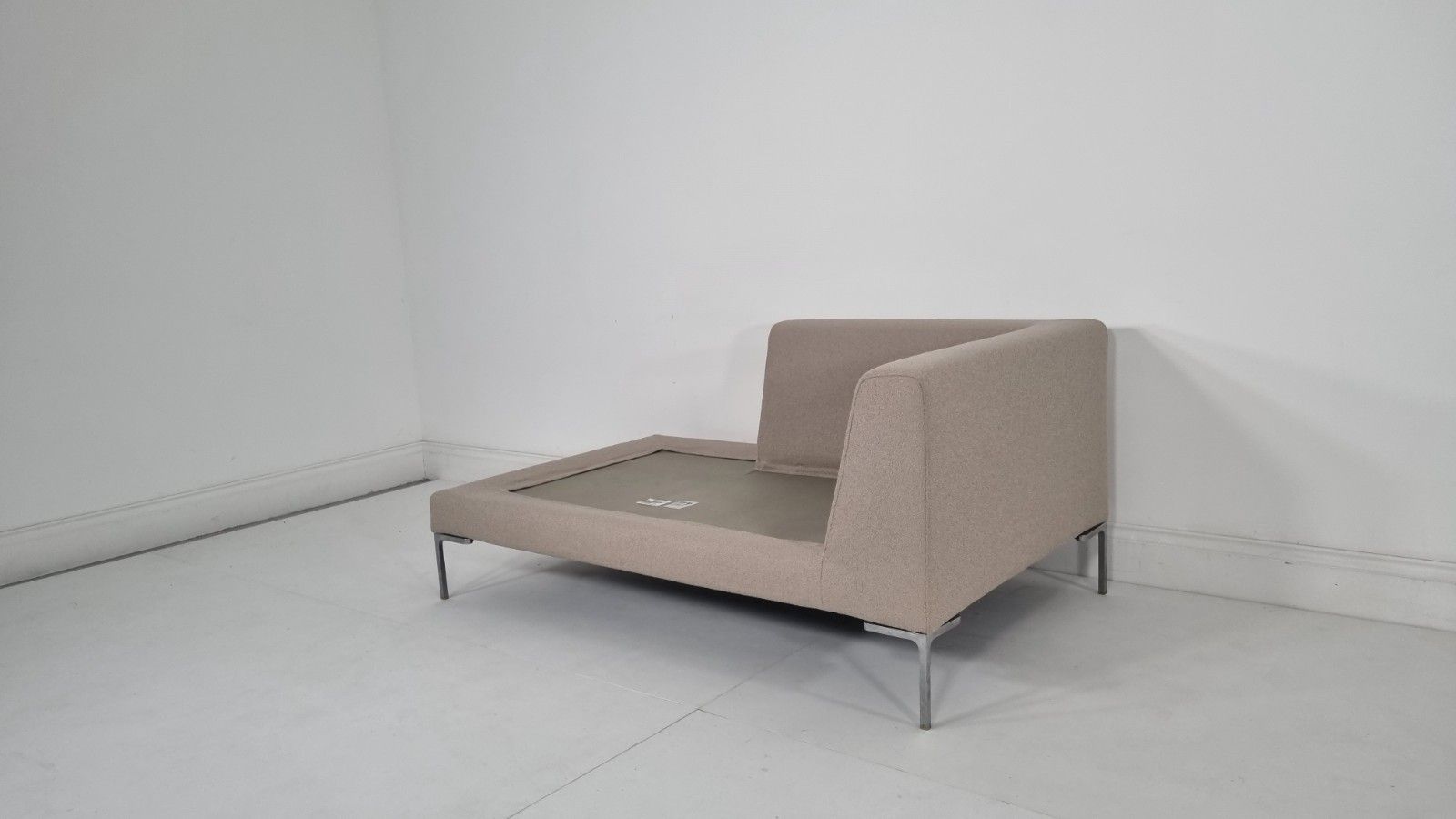 photo for sale Bb Italia Charles Chaise In Stone Boucle In Excellent Condition