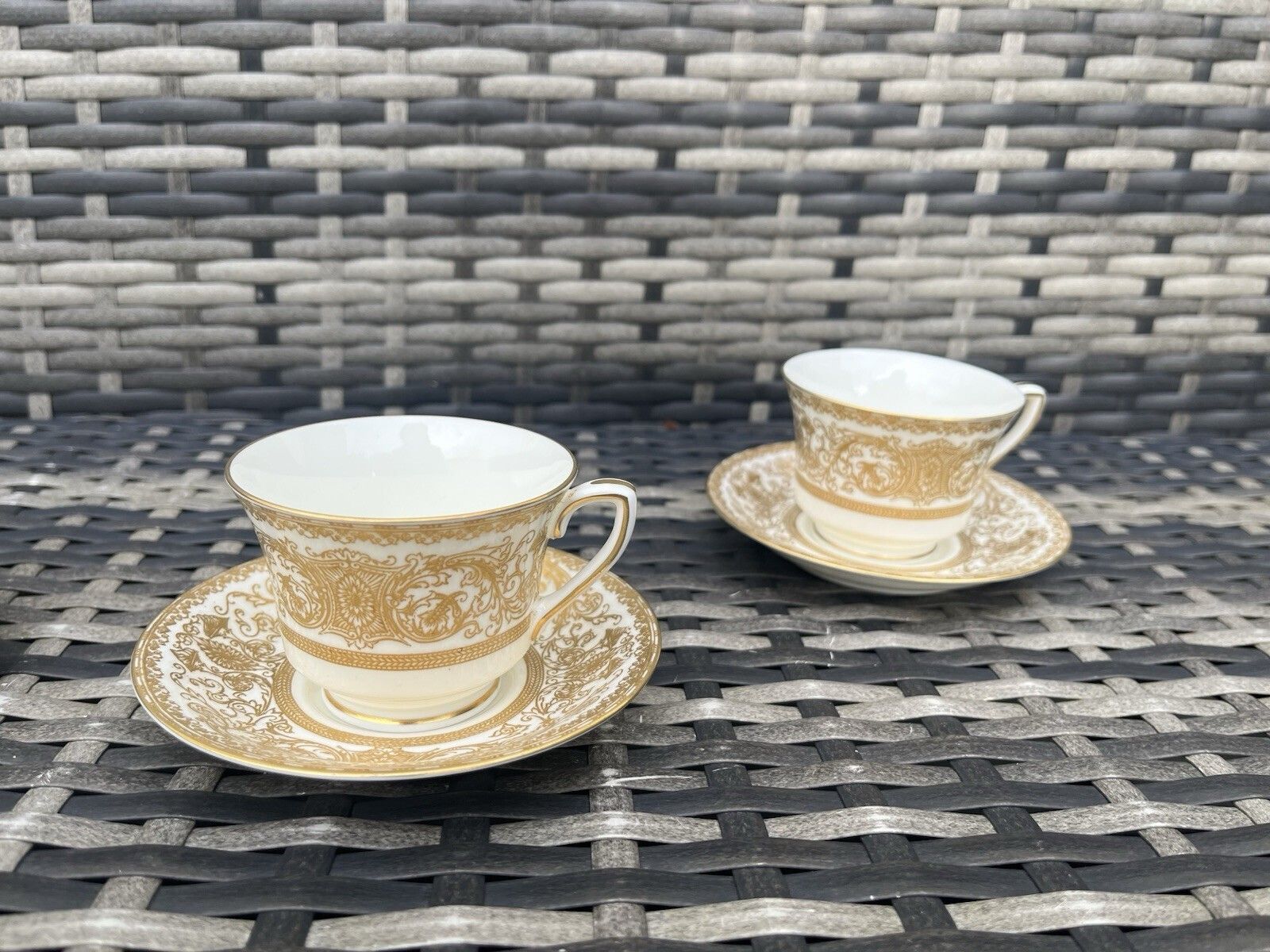Set Of 4 Vintage Royal Worcester Embassy Pattern Gold Gilt Coffee Cups & Saucers photo for sale