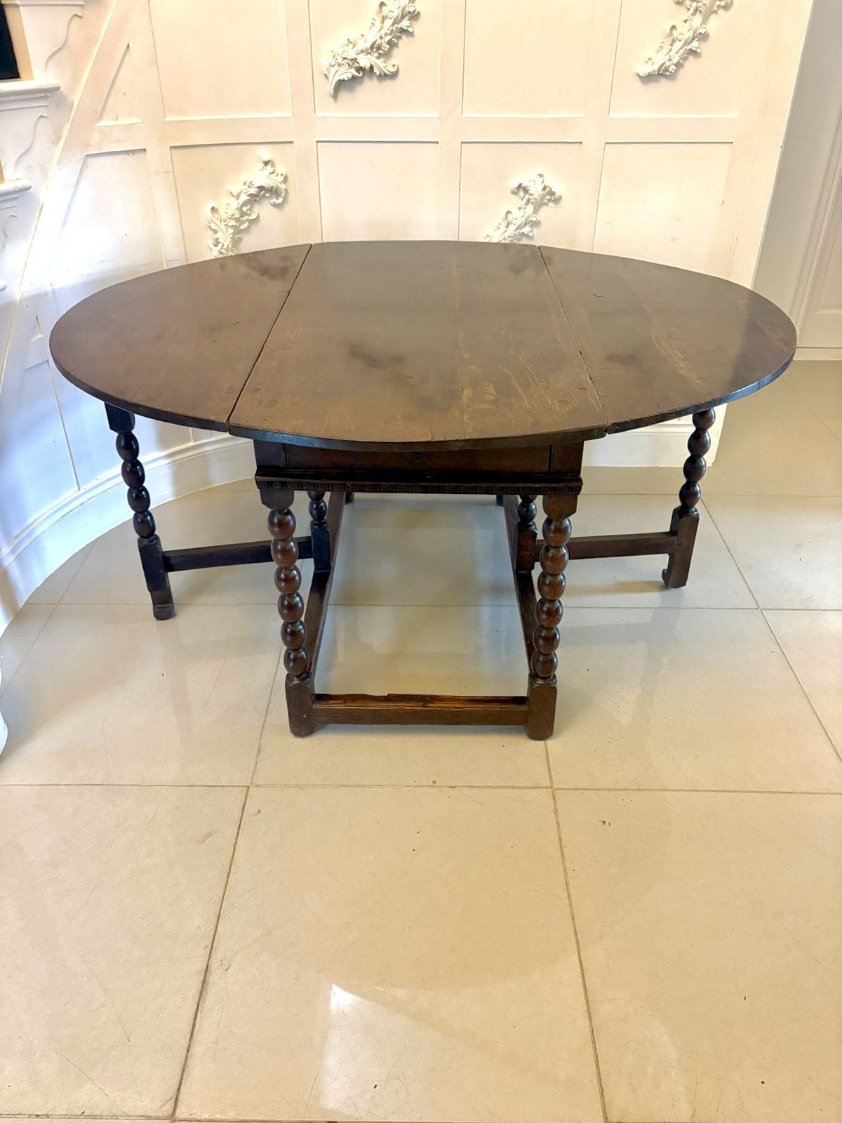 photo furniture Exceptional Quality Antique 17th Century Oak Gateleg 6 Seater Dining Table With Bobbin Turned Legs