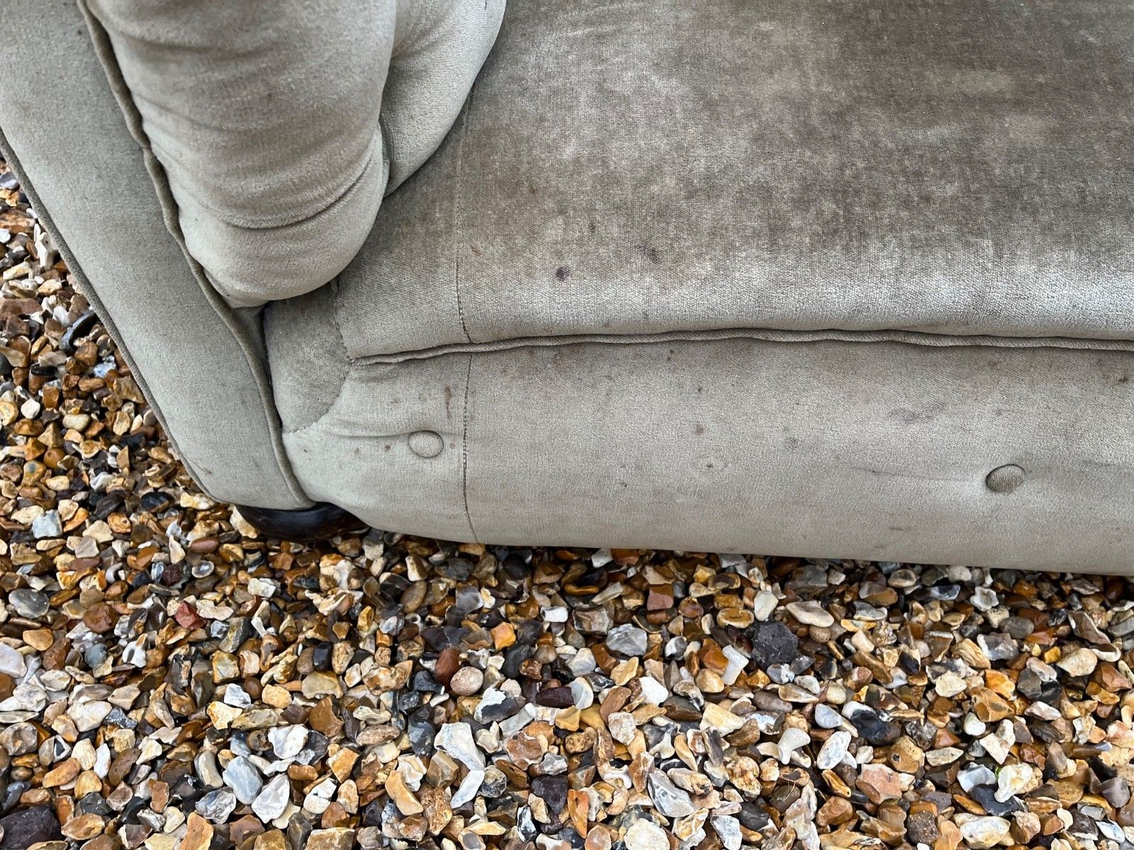 photo furniture Antique Chesterfield Sofa Green Olive Coloured Velvet Circa Mid To Late 1800’s