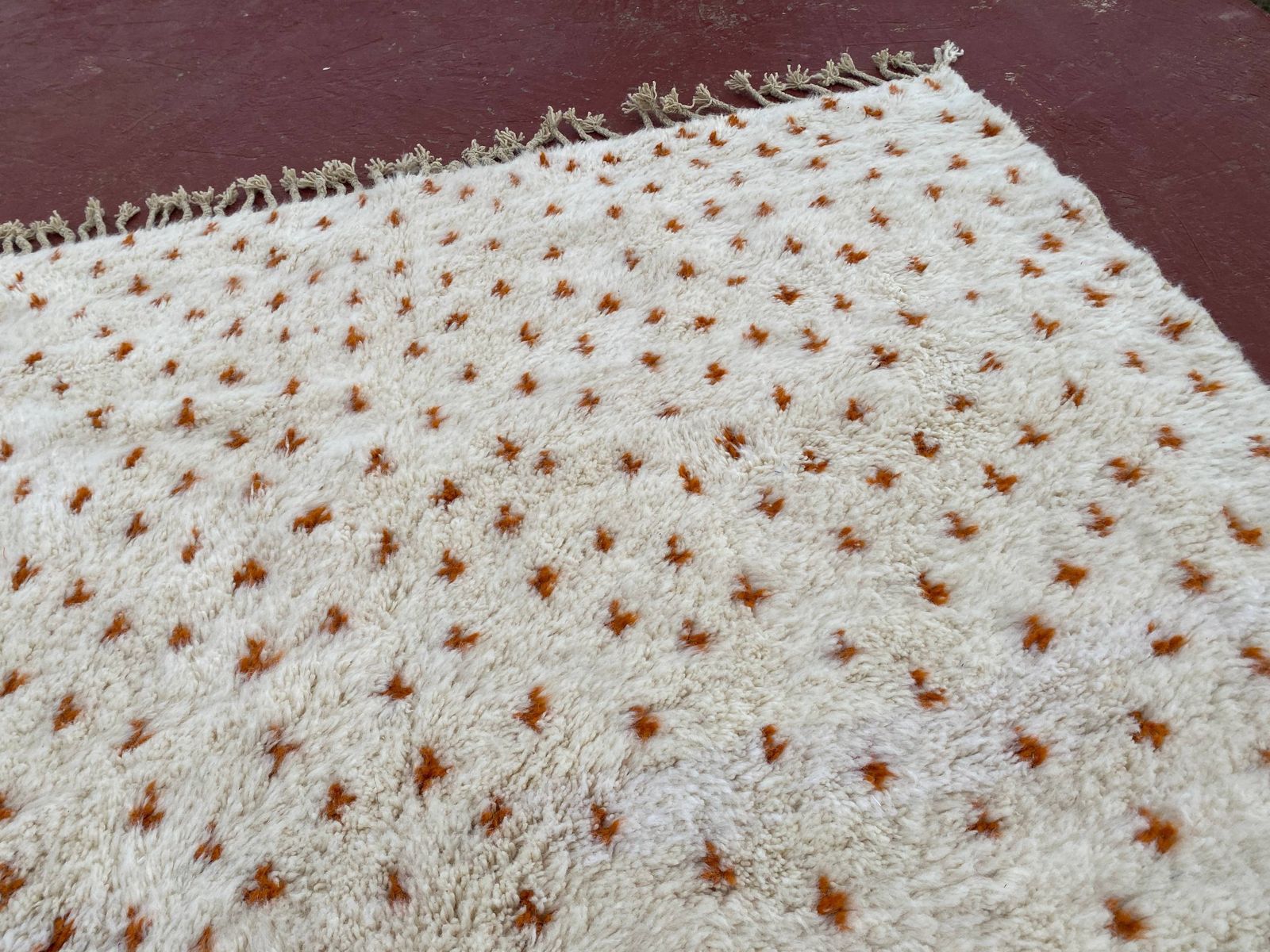 Authentic Beni Ouarain Rug 330x230cm – Ivory Wool With Terracotta Motifs photo 800.0