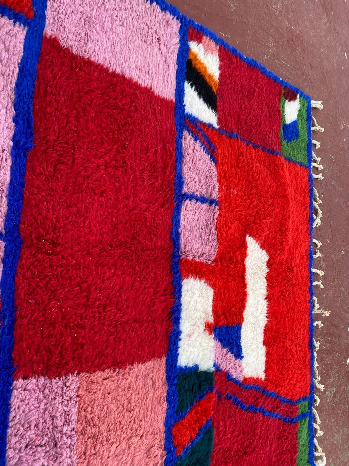 Contemporary Moroccan Beni Ouarain Rug 300x200cm – Bold Abstract Multicolour Wool Carpet photo Textiles
