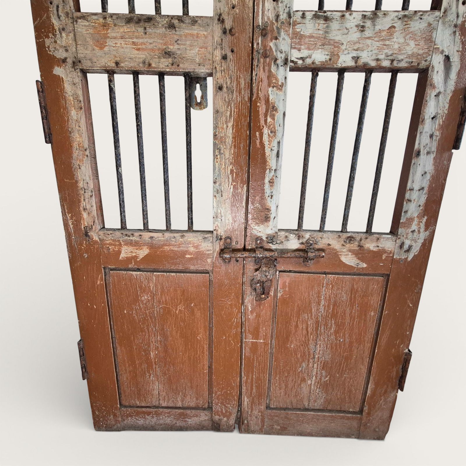 photo vintage Antique Indian Jali Doors Pair 182cm X 91.5cm | Rustic Wooden Panel Doors With Metal Bars | Architectural Salvage