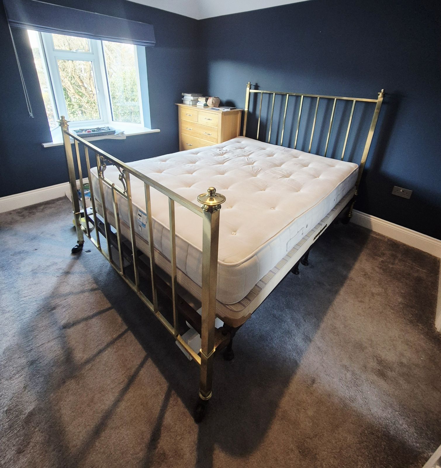 photo vintage Antique James Shoolbred & Co Kingsize Brass Bed F W/ John Lewis Ortho Mattress