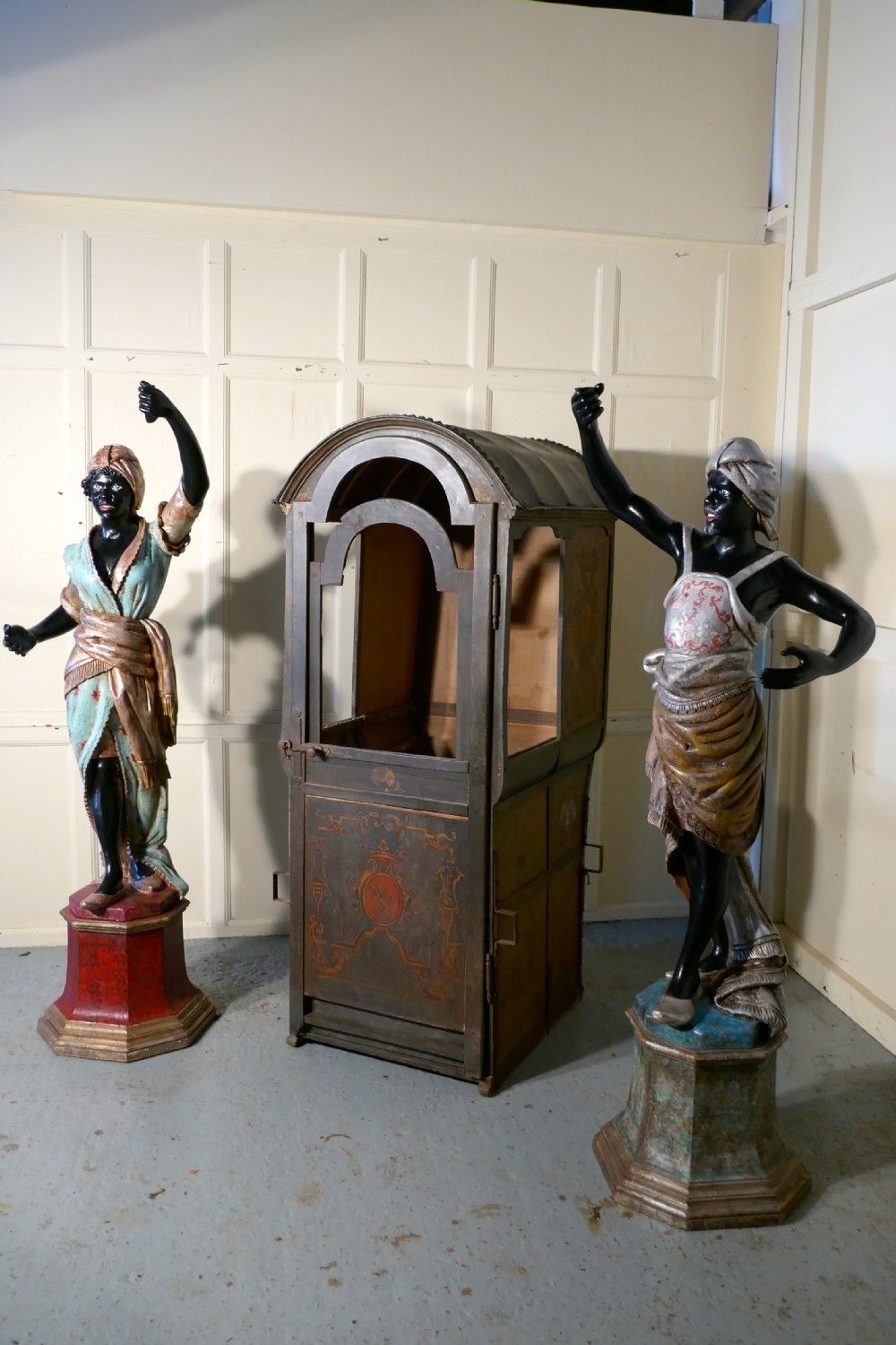 French Château De Chasse, Sedan Chair, Original Unrestored Circa 1740 photo furniture