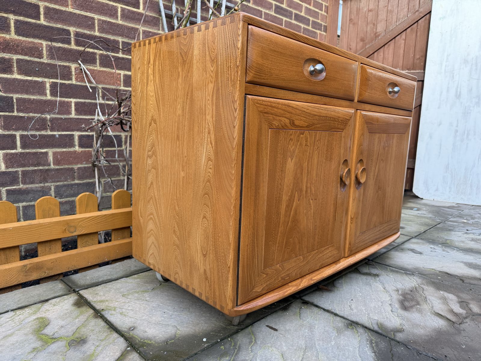 850.0 Pretty Ercol Windsor Cabinet With Drawers  – Great Condition, Rrp £3,060 photo