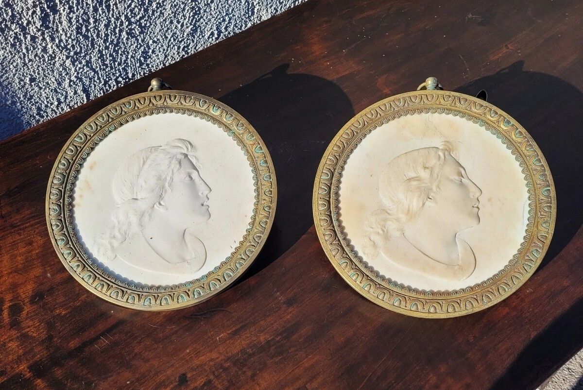 Two Bronze Framed Sculpted Marble Profiles, Diam 27cm, Early 19th Century