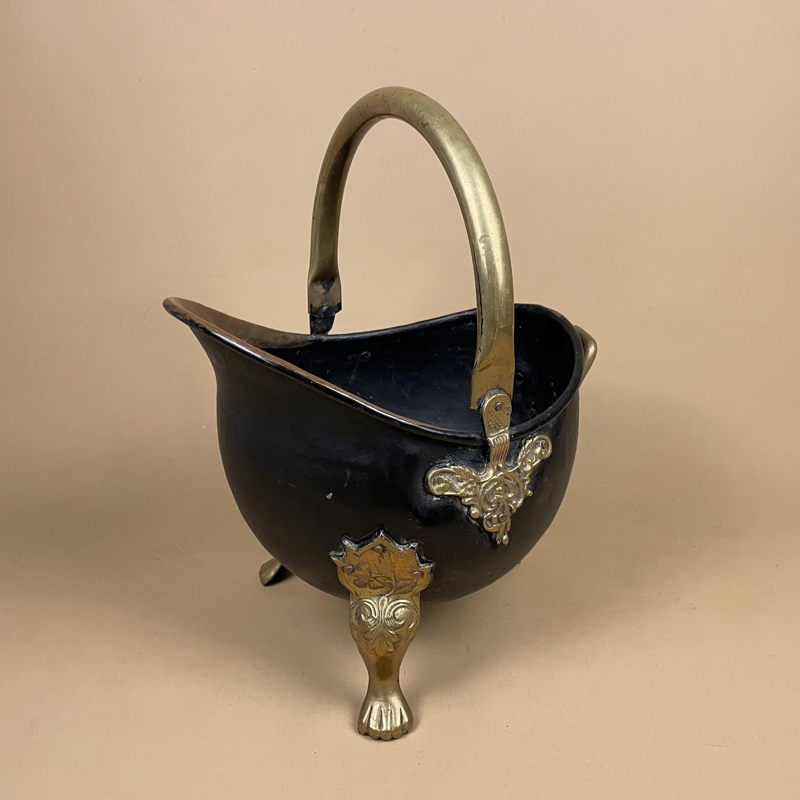 Antique Metal Gold Brass Black Coal Bucket Handle Fireside Fire Side Scuttle Log Helmet Farmhouse Cottage Vintage Fireplace 3 Ornate Feet photo buy