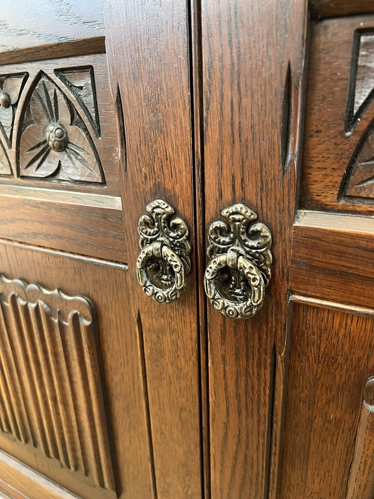 Wood Bros Old Charm Sovereign Dresser Sideboard With A Tudor Brown Traditional Finish photo vinterior