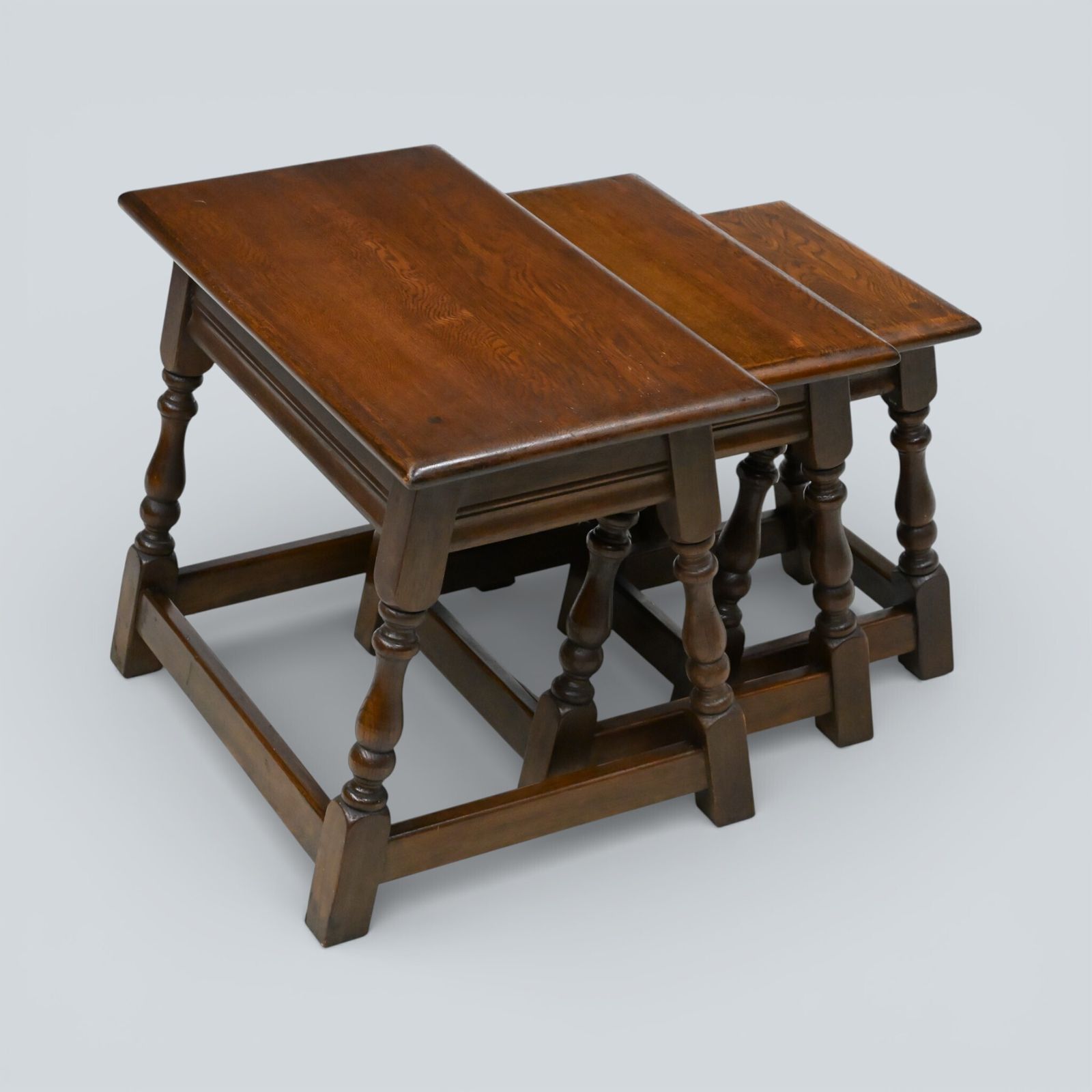 Old Charm Nest Of Tables Solid Oak Model 1494 Gold Badge Finish Free Delivery photo vinterior