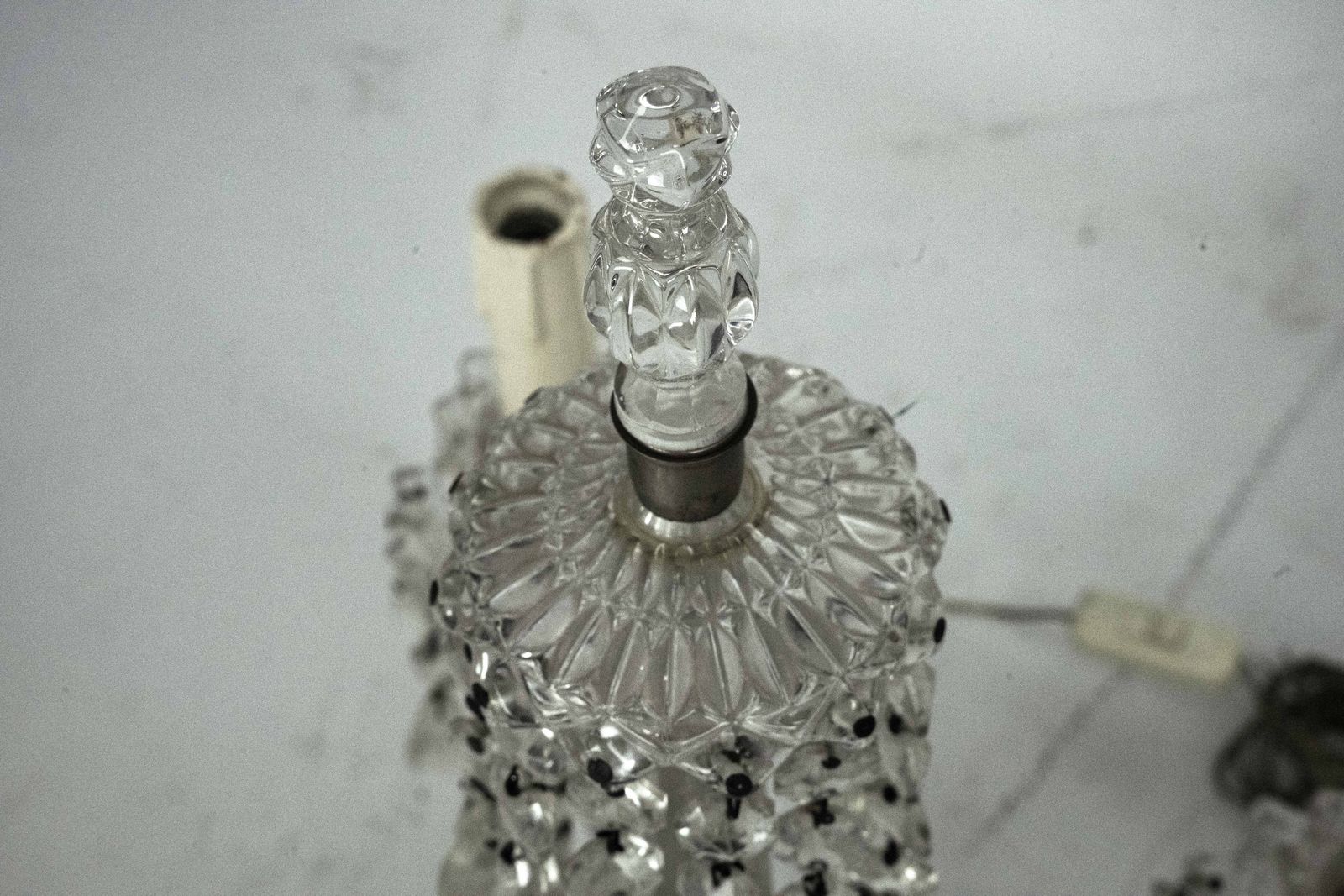 photo vintage Maria Theresa Crystal Candelabra Table Lamps. Set Of Two. Italy 1940s