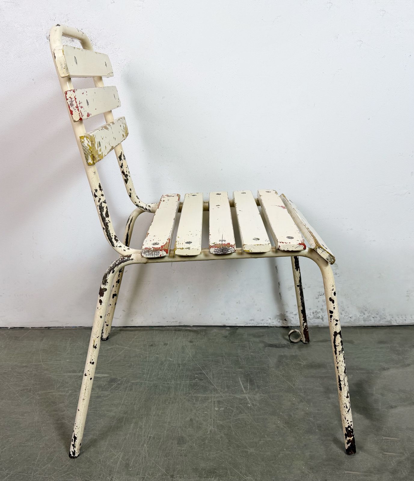 photo furniture Vintage Beige Chair, 1960s, Iron