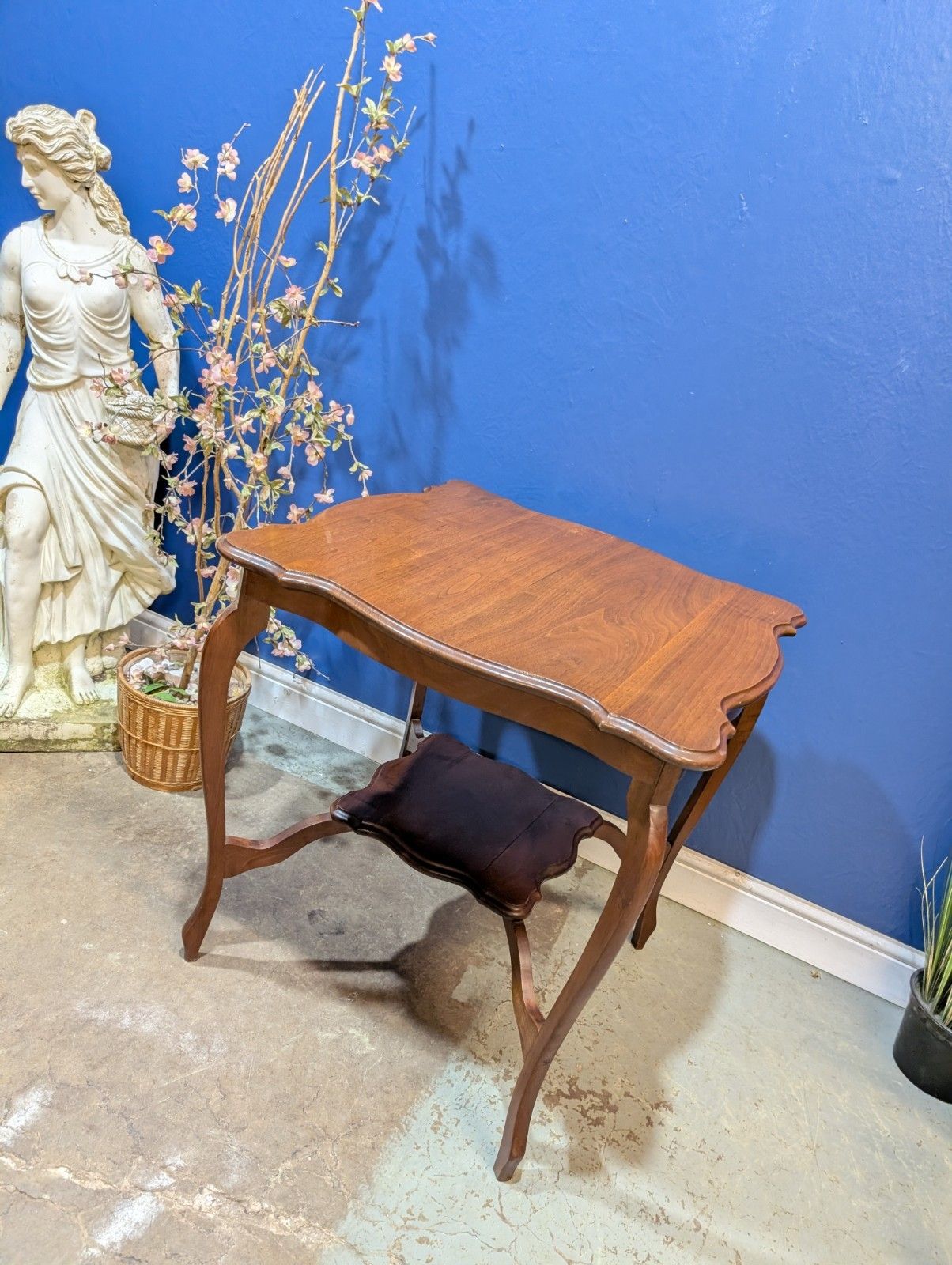 Antique Mahogany Side Table Wooden Art Deco Window  Scalloped Top 2 Tier End
