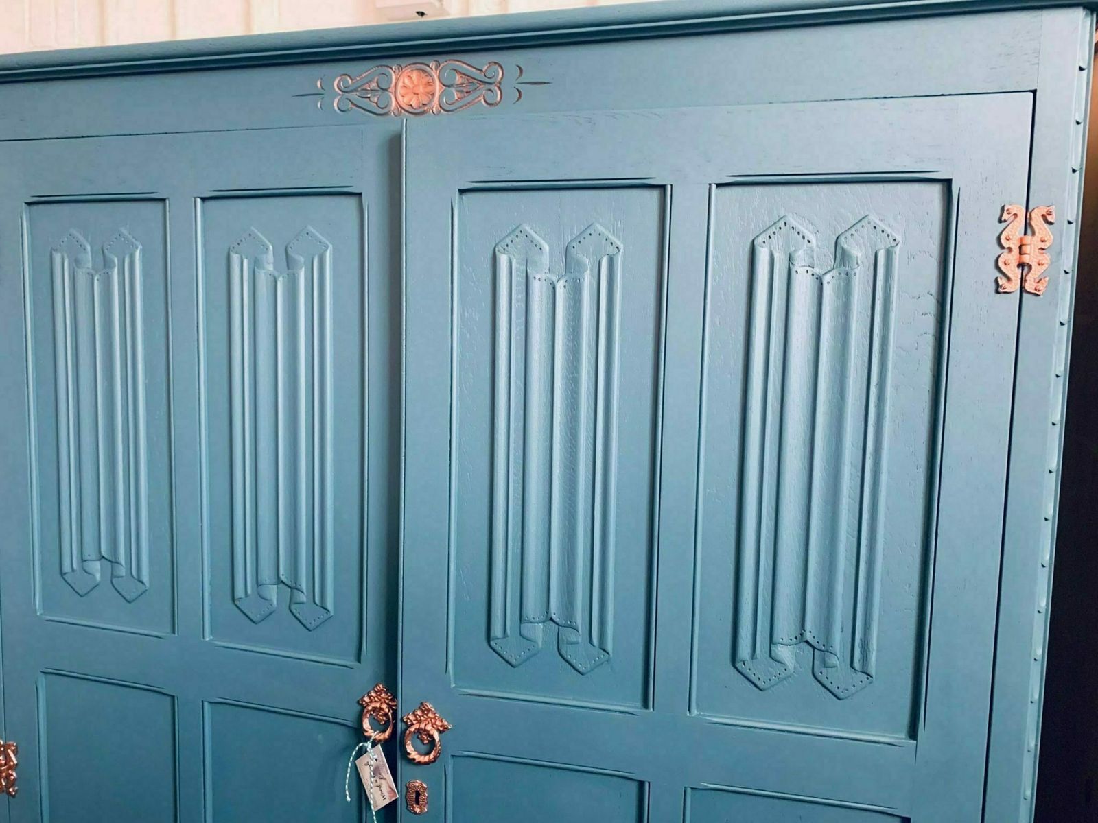 Painted Beautiful Bespoke Vintage Wardrobe Old Charm Linenfold Solid Oak photo for sale