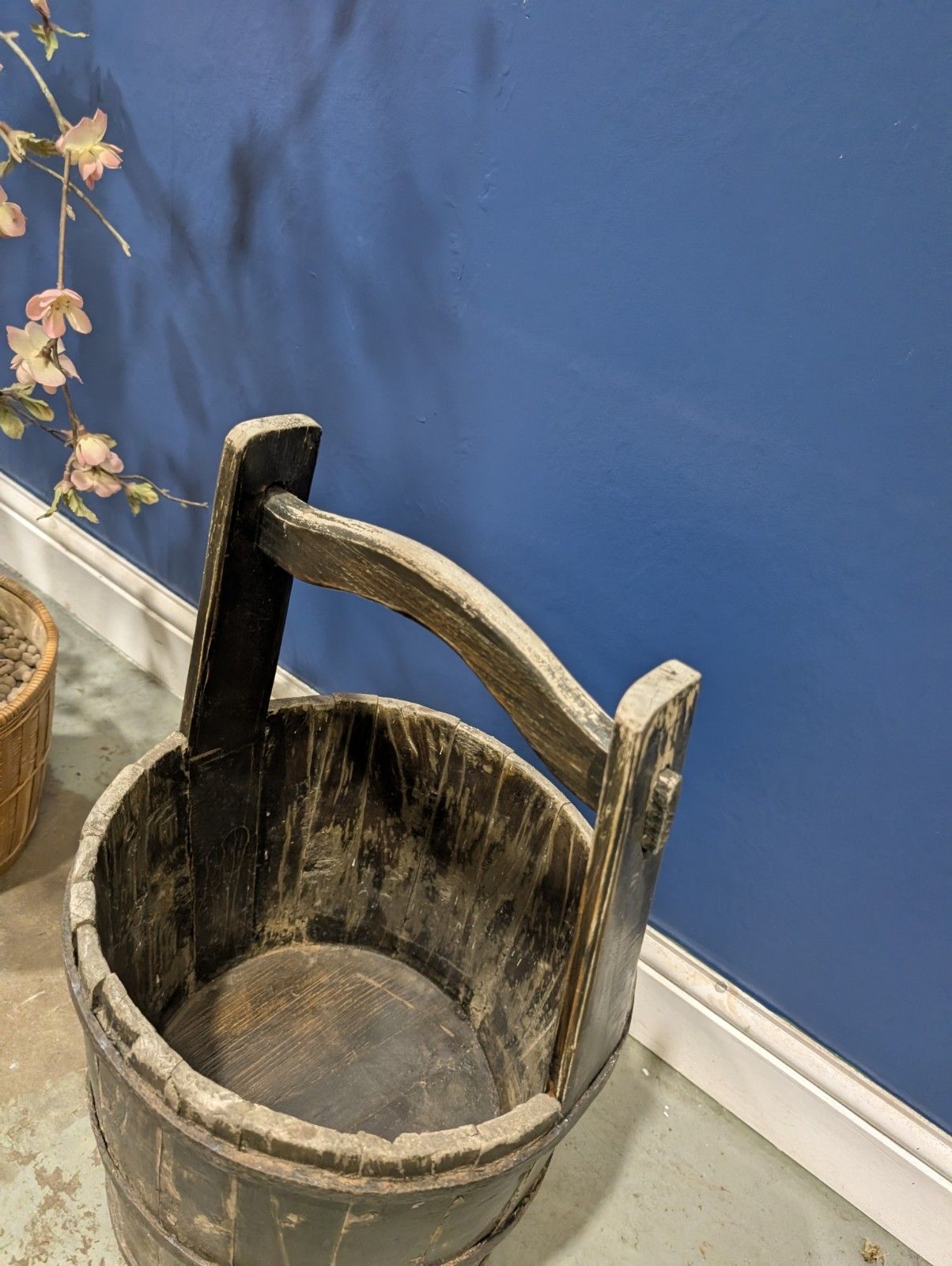 Antique Primitive Wooden Well Water Bucket Plant Pot Ironbound Barrel photo Home Decor