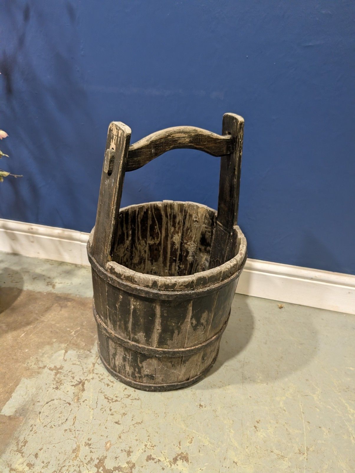 Home Decor Antique Primitive Wooden Well Water Bucket Plant Pot Ironbound Barrel photo