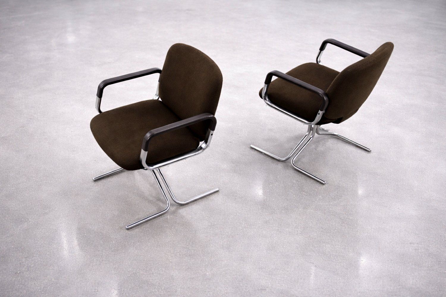 photo vinterior Mid Century Modern Duitse Stoelen Van Bruin Stof En Aluminium Door Herbert Hirche Voor Mauser Werke Waldeck, Jaren 1970, Set Van 2