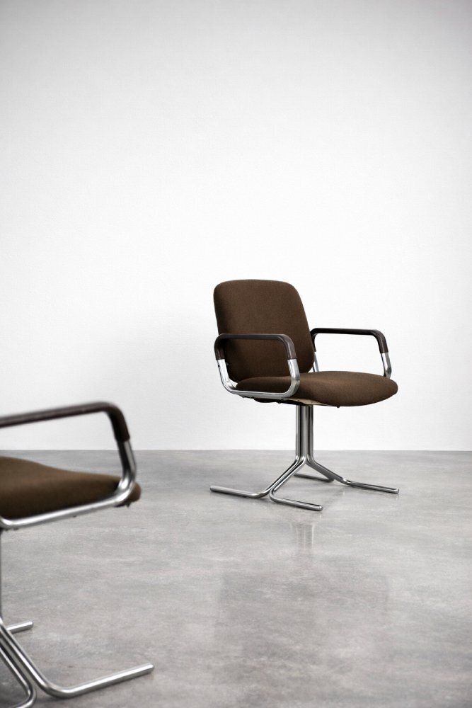 photo vintage Mid Century Modern German Modern Brown Fabric And Aluminum Chairs By Herbert Hirche For Mauser Werke Waldeck, 1970s, Set Of 2