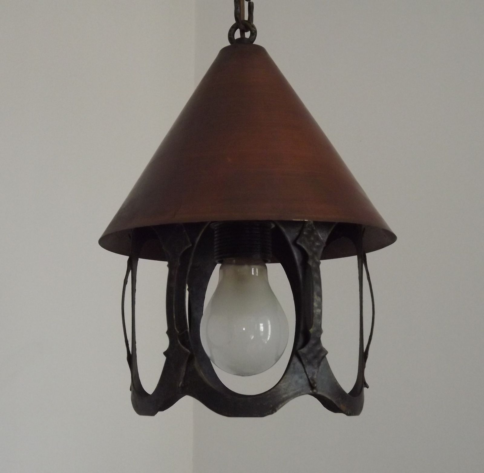 Lanterne suspendue mid-century française en fer forgé et cuivre photo vintage