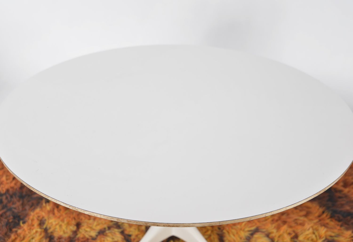 photo furniture 1960s Midcentury White Low Pedestal Coffee Side Table By George Nelson For Herman Miller Model 5452