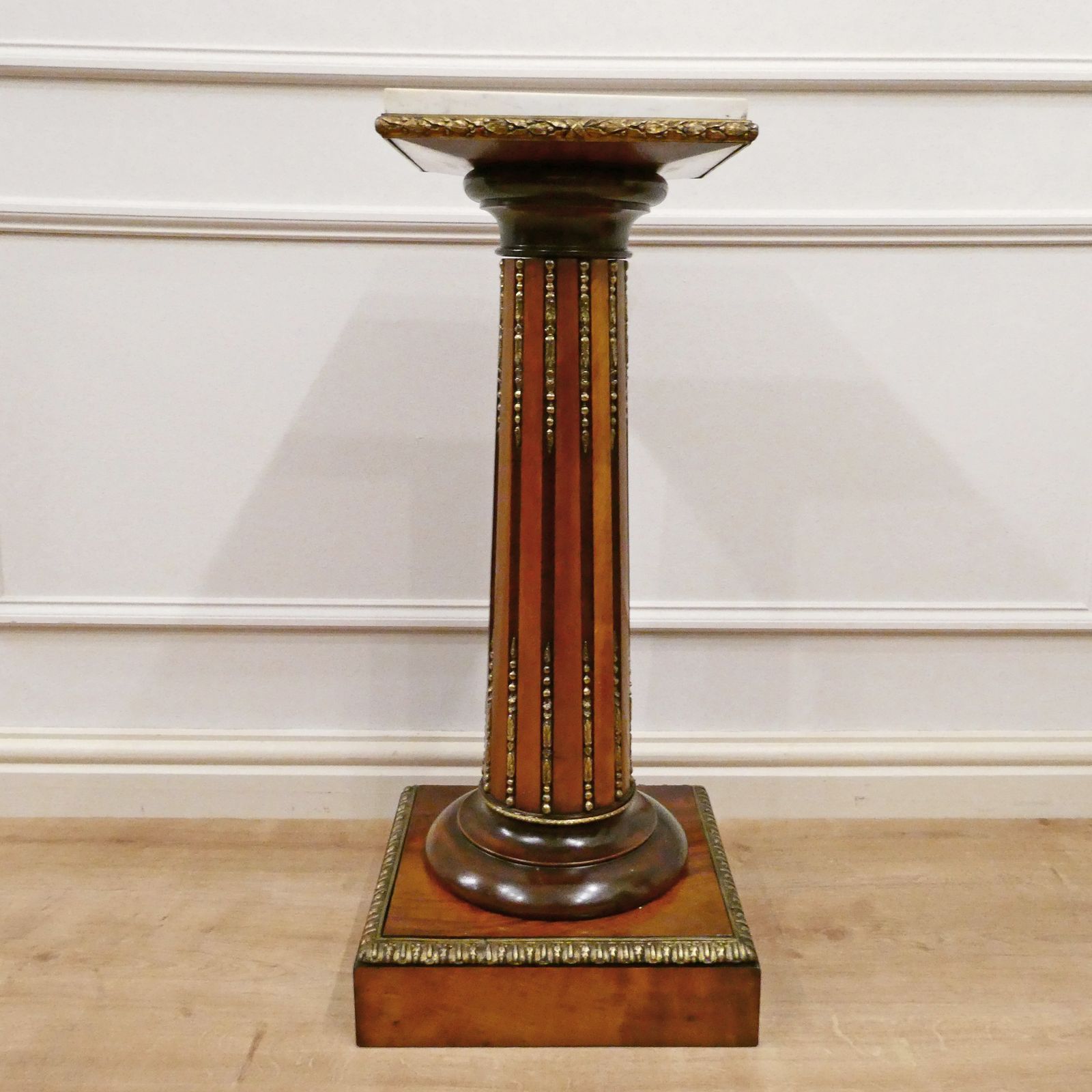 2850.0 Pair Of Victorian Satinwood Pedestals photo