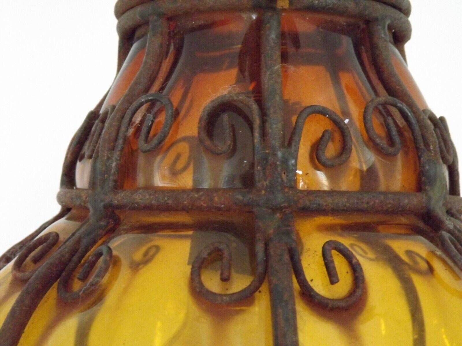 Plafonnier en verre ambré de Murano, soufflé à la main, d'époque - style cage vénitien. photo vintage