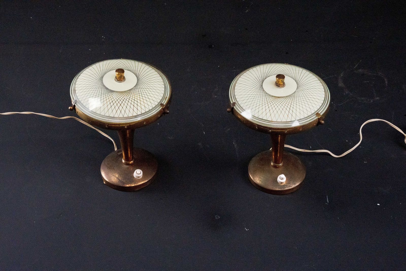 photo furniture Rare Pair Of Bedside Lamps In Curved Glass Attributed To Pietro Chiesa. Italy 1950s