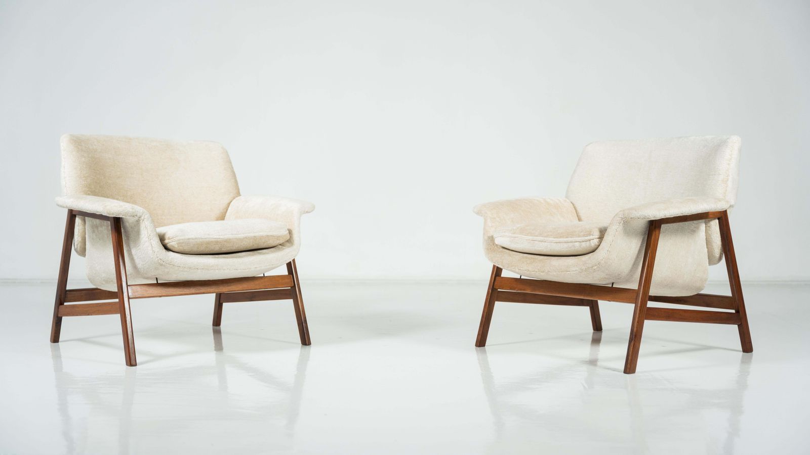 Pair Of Armchairs "849 " By Gianfranco Frattini For Cassina, 1960s photo for sale
