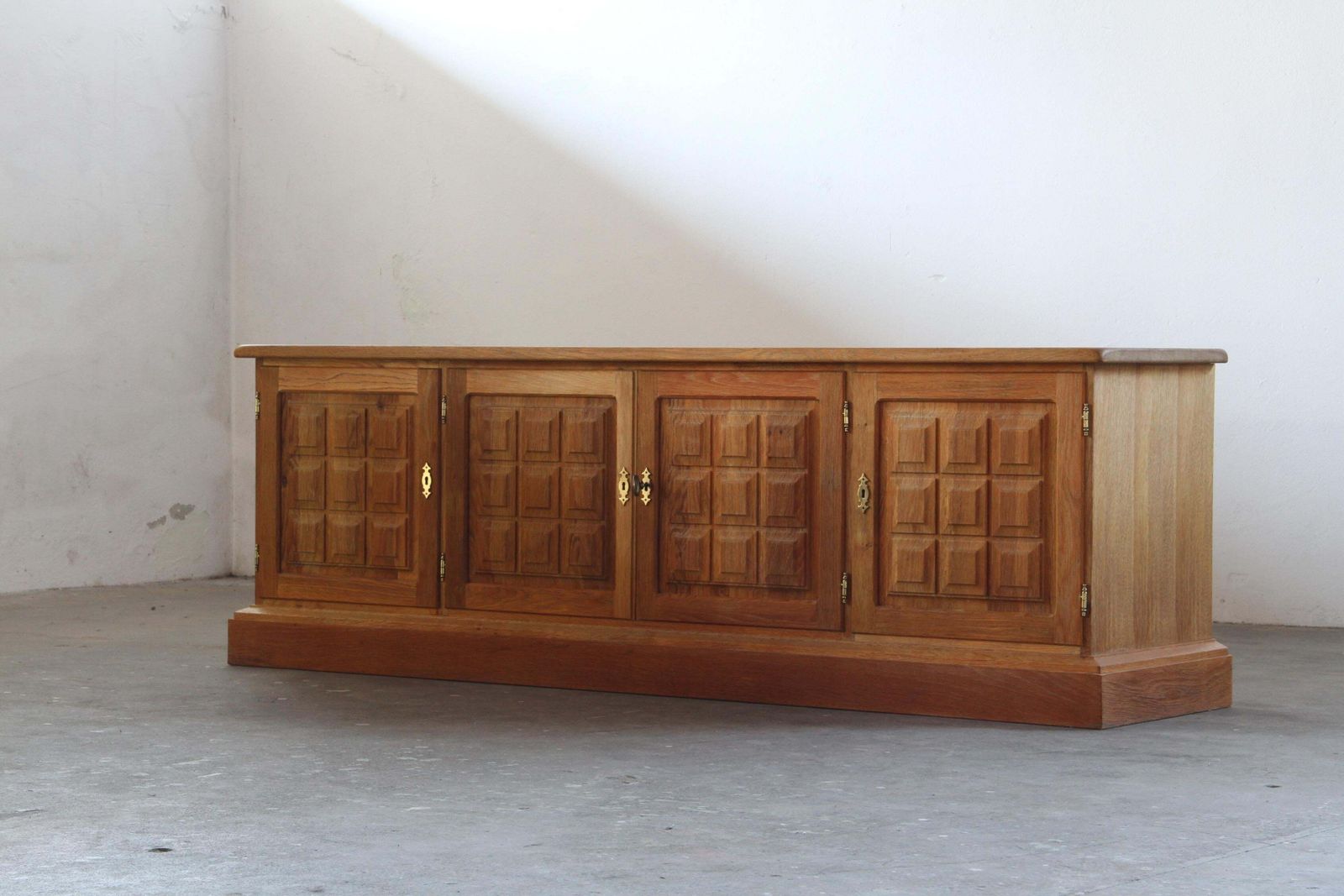 Vintage 1960/70s Danish Brutalist Light Oak Low Sideboard / Crezenda photo Furniture