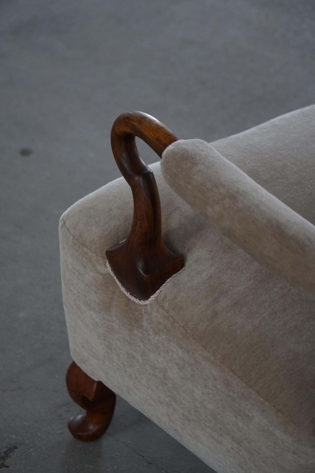 photo vintage Pair Of Danish Antique Armchairs, Reupholstered In Velvet, Early 20th Century