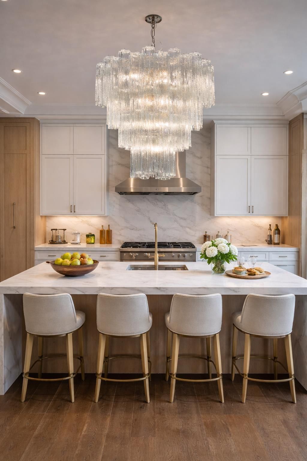 photo for sale Italian Chandelier In Transparent Murano Glass