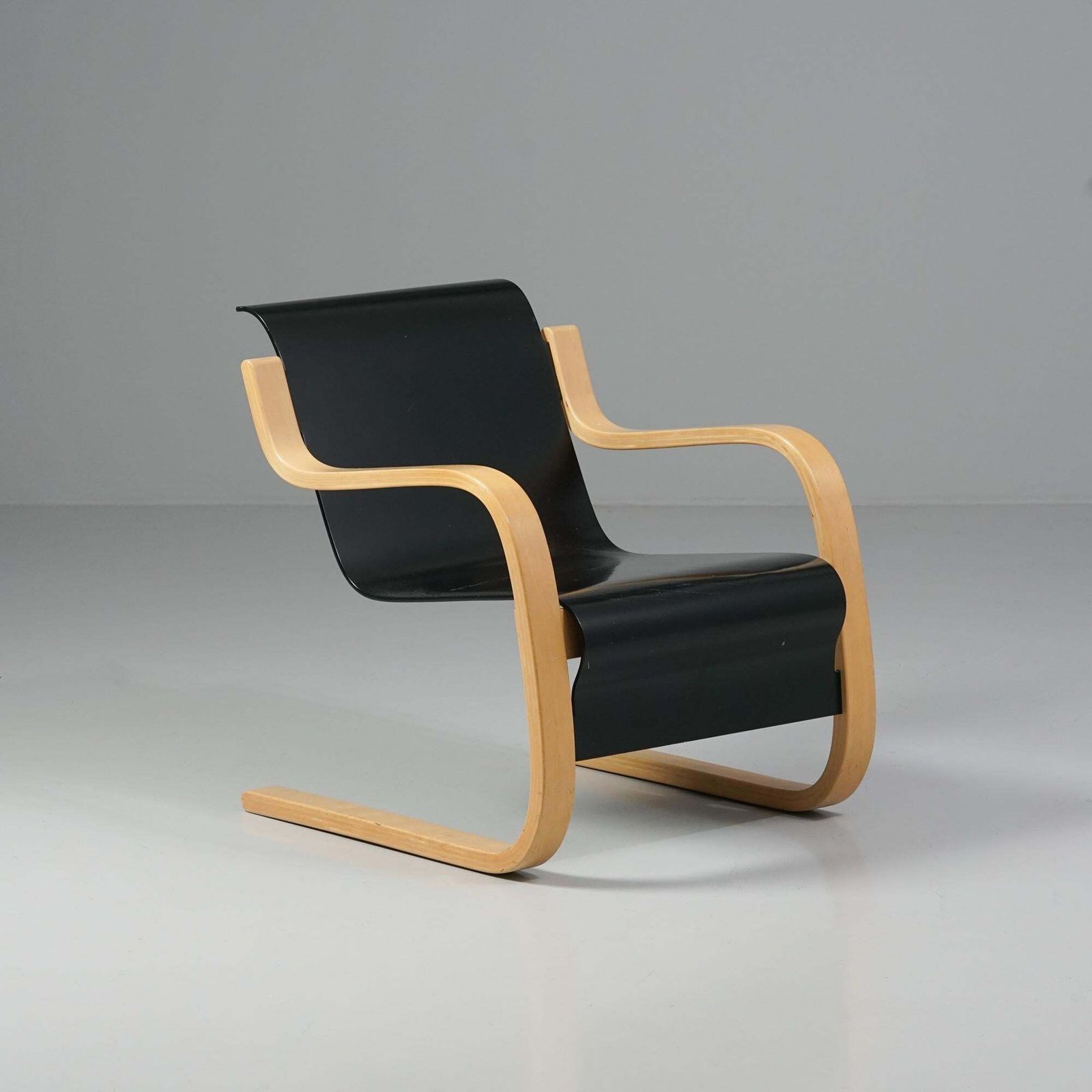 Model 42 "Pikku Paimio" Armchair, Alvar Aalto, Artek, Late 20th Century photo furniture
