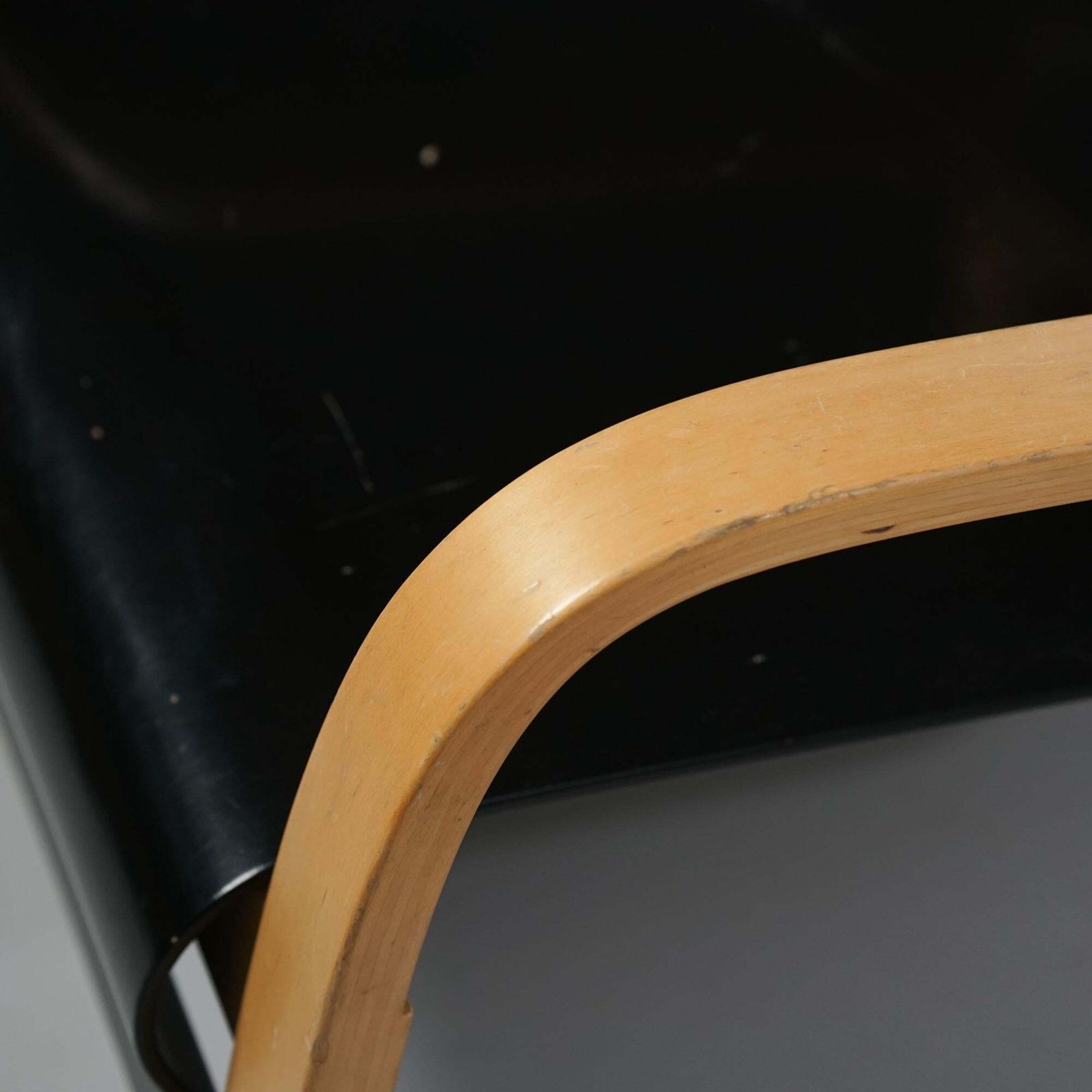 Model 42 "Pikku Paimio" Armchair, Alvar Aalto, Artek, Late 20th Century photo vinterior