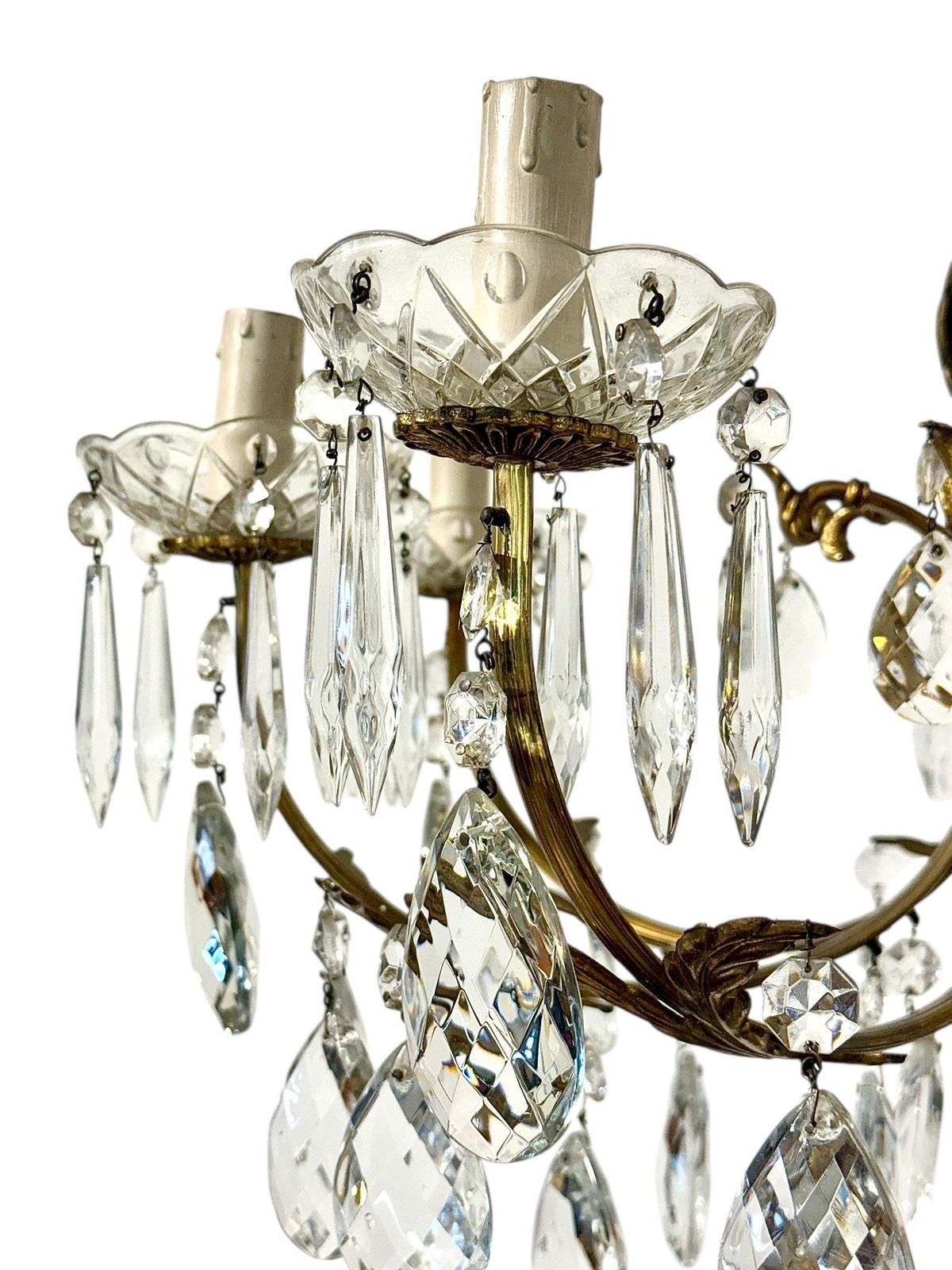 photo furniture Late 19th Century Gilt Bronze And Crystal Eight Light Chandelier