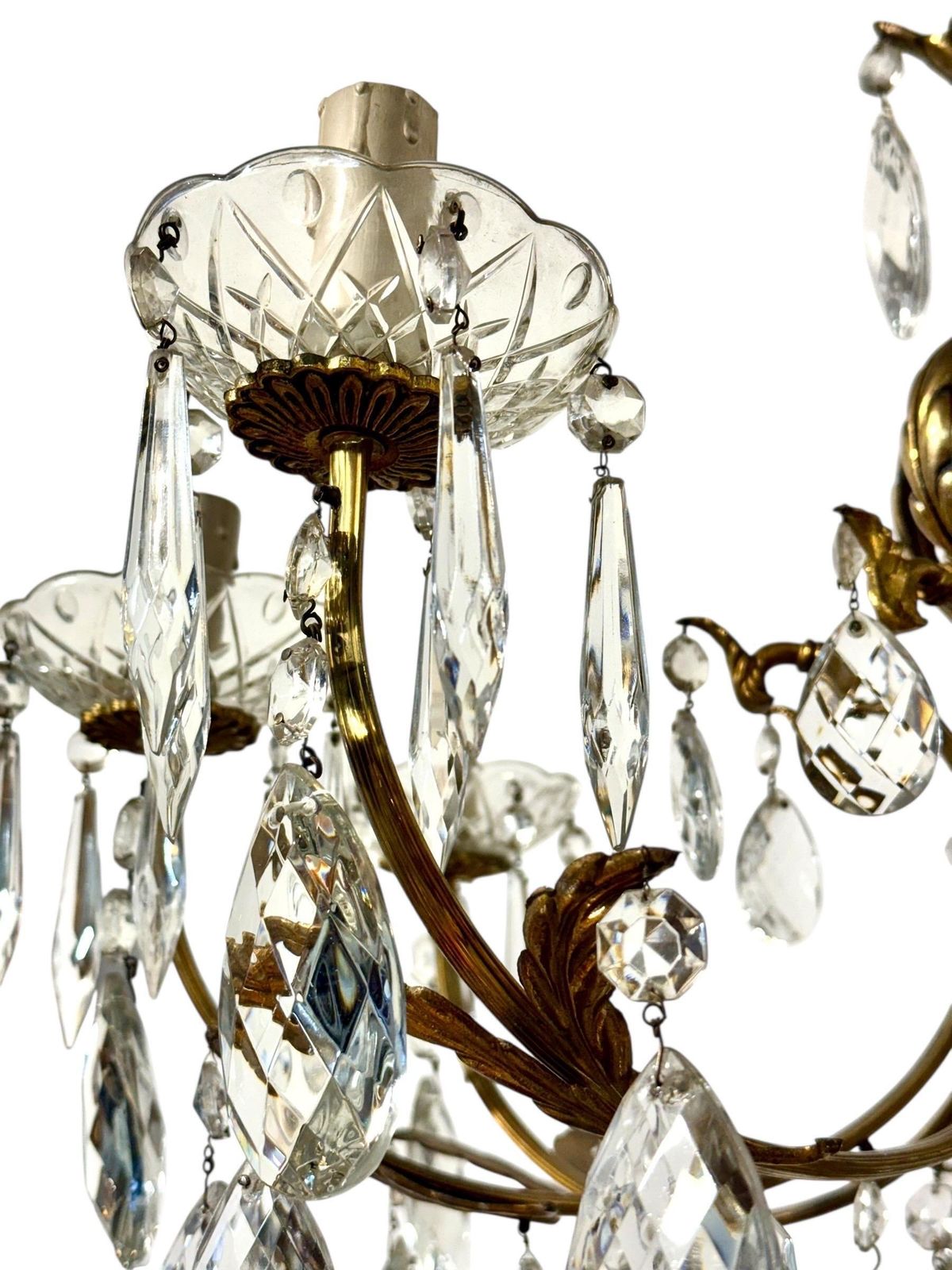 photo vinterior Late 19th Century Gilt Bronze And Crystal Eight Light Chandelier