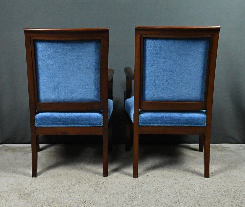 photo furniture Pair Of Mahogany Armchairs, Restoration Period – Early 19th Century