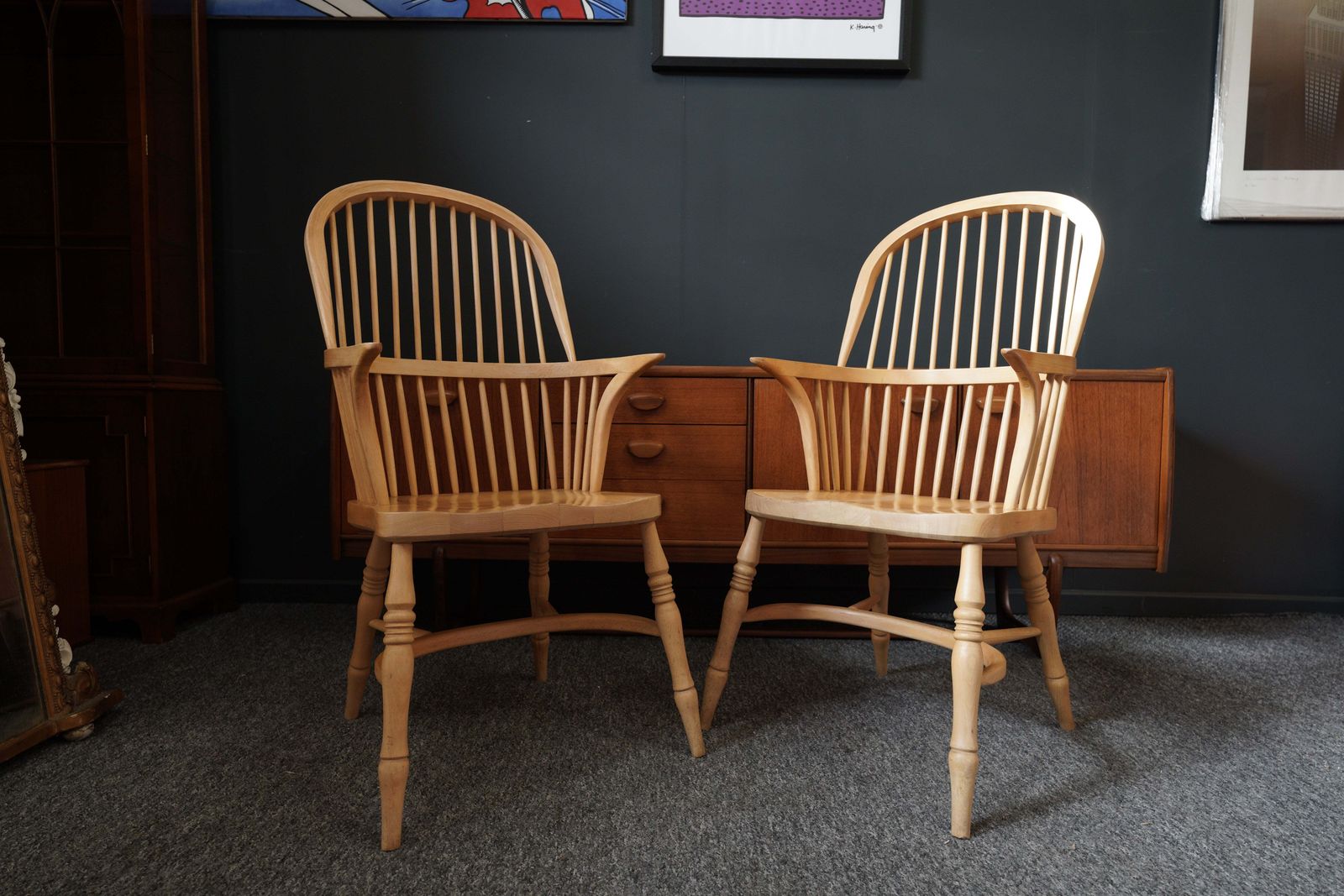 photo vinterior British Windsor Carver Armchairs In Solid Beech – United Kingdom, Mid 20th Century