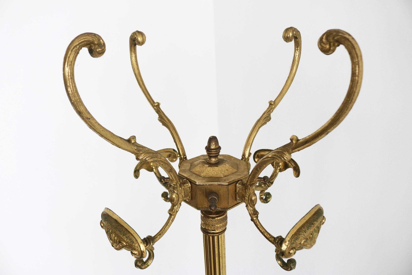 Antique Style Brass Coat Rack With Rotating Crown And Marble Base Italian Hollywood Regency Hall Tree Vintage Gold Entryway Stand photo vintage