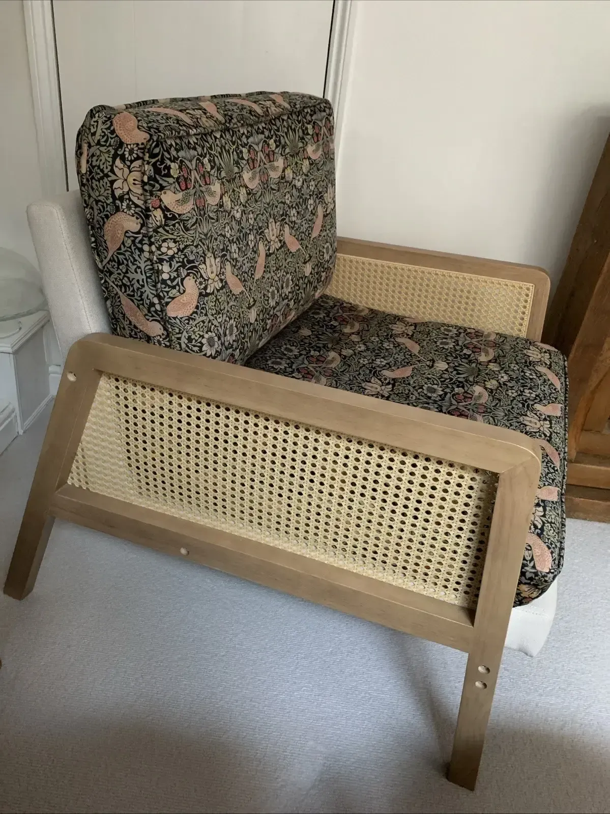 photo vinterior Rattan Beech Accent Arm Modern Lounge Chair William Morris Velvet Strawberry Thief